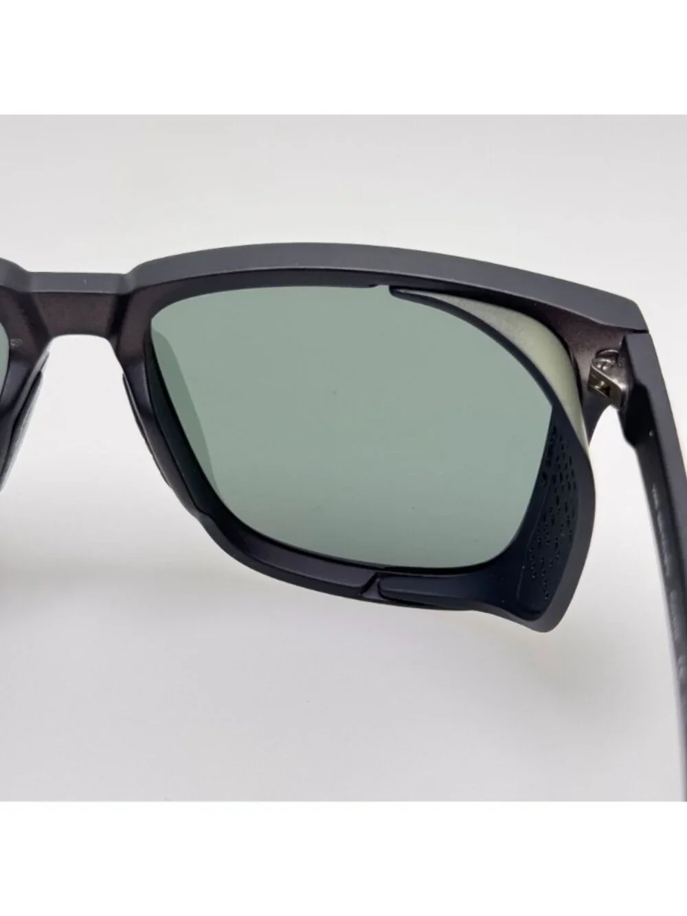 Sunski Sunglasses Coulair 2205 Sun-CO-BFO W/ Case